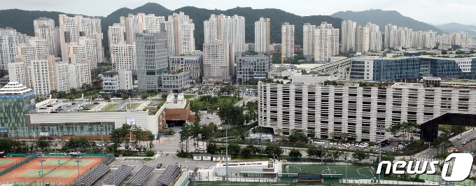 세종시 밀마루전망대에서 바라본 세종시 아파트촌. 2020.7.31/뉴스1 © News1 장수영 기자