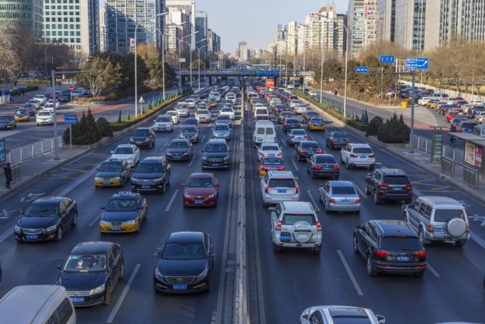 중국에 달리는 자동차 2.8억대…더 늘어난다