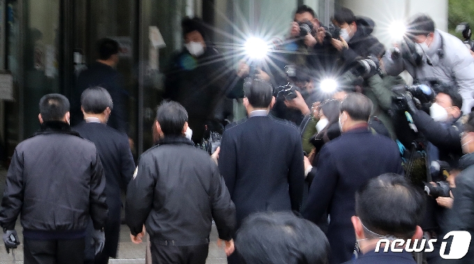 [사진] 이재용 부회장 '법정 구속' 삼성의 운명은?