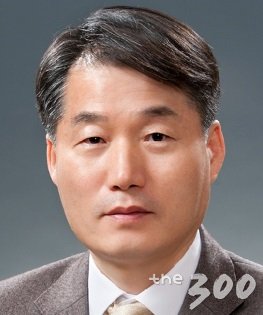 文대통령, 국민경제자문회의 부의장에 이근 서울대 교수 내정