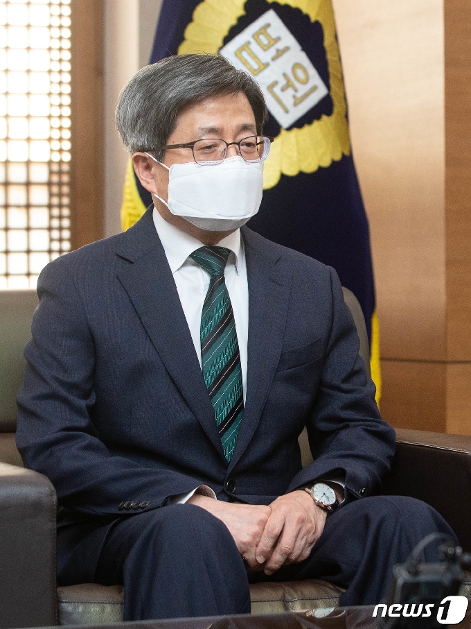 [사진] 박범계 장관 만난 김명수 대법원장