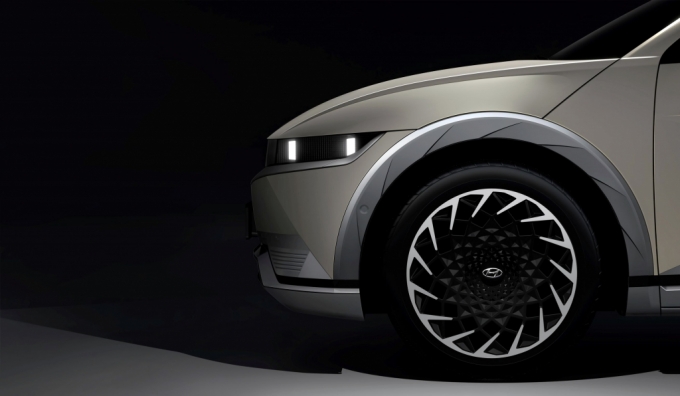 현대자동차 전용 전기차 브랜드 아이오닉의 첫 모델인 ‘아이오닉 5’의 티저 이미지 /사진제공=현대차