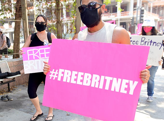 브리트니 스피어스 팬들이 이어가고 있는 '프리 브리트니' 캠페인/사진=AFP/뉴스1