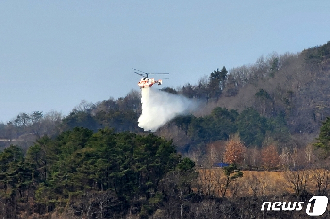 대전과 충남 일부지역에 주말까지 따뜻하고 건조한 날씨가 이어질 것으로 보여 산불 등 화재에 각별한 주의가 요구된다. (자료사진) © News1 최창호 기자