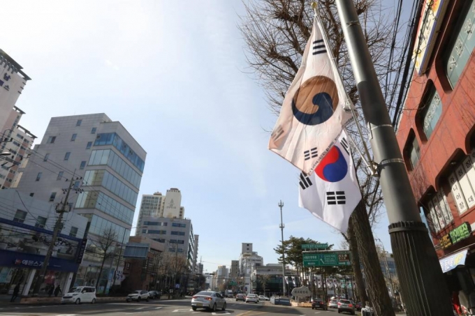 서울 은평구 통일로에 게양된 태극기./사진=뉴시스