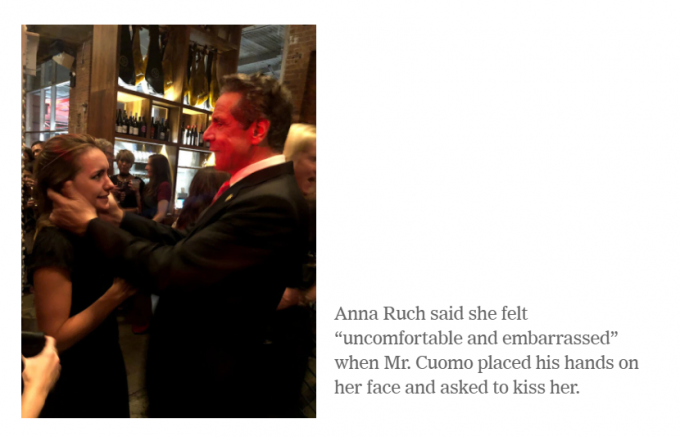 앤드루 쿠오모 뉴욕주지사가 2019년 한 결혼식장에서 애나 러치의 뺨에 손을 갖다댄 모습/사진=뉴욕타임스 홈페이지 화면캡처