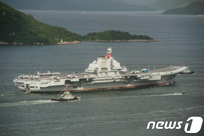 중국의 항공모함 랴오닝함. © AFP=뉴스1