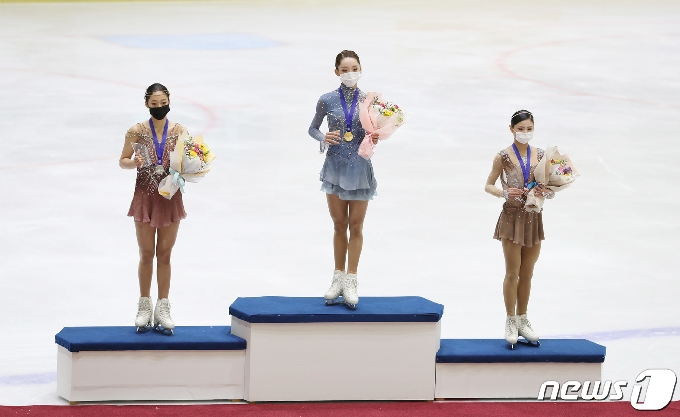 [사진] 회장배 여자 싱글 우승 차지한 김예림
