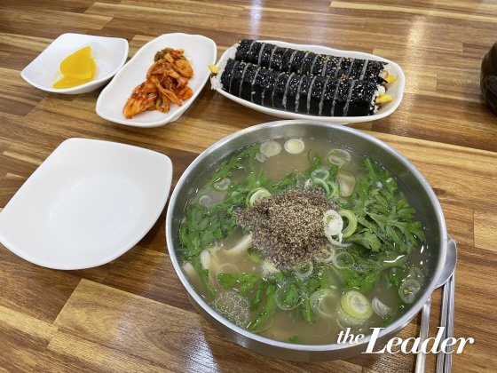 대흥동 미소본가 '스마일칼국수'의 손칼국수와 김밥