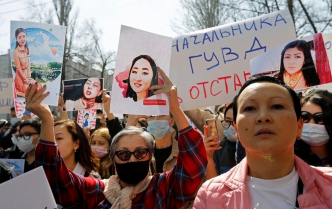 키르기스스탄 국민들이 아이자다 카나트베코바(27)가 강제 결혼을 위해 납치됐다 피살되자 이에 대해 분노 시위를 벌이고 있다. /사진제공=로이터/뉴스1