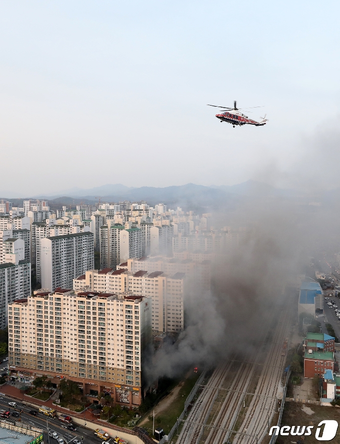[사진] 헬기까지 동원된 남양주 다산동 주상복합화재