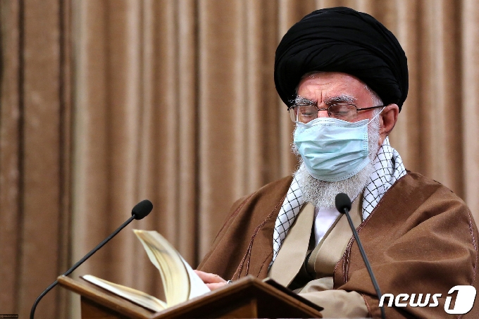 [사진] 이란 최고 지도자 "서방 제안 고려할 가치 없다"