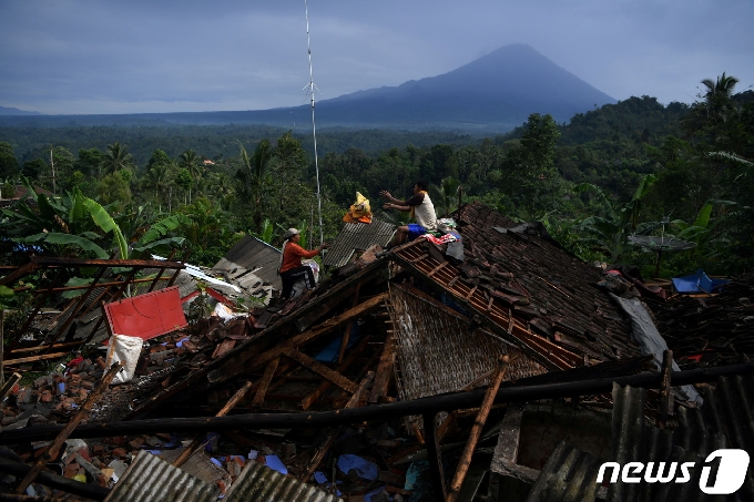 최근 인도네시아 루마장에서 일어난 지진 <자료 사진> © 로이터=뉴스1