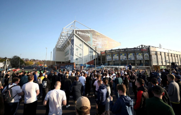 잉글랜드 축구 팬들이 슈퍼 리그 출범에 반대하는 시위를 벌이고 있다. /사진제공=AP/뉴시스