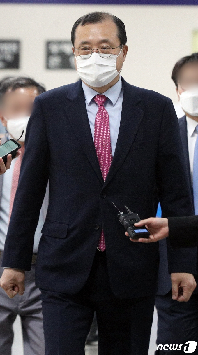[사진] '재판개입' 혐의 임성근 전 부장판사 항소심 출석