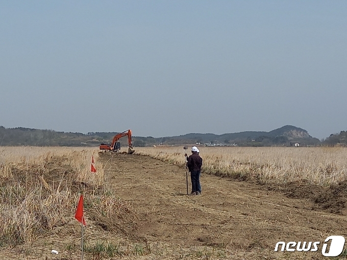 전북 군산시가 추진하는 시민참여형 새만금 2구역 육상태양광사업이 본격 착공된다.© 뉴스1