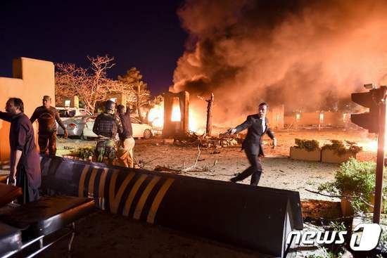 2021년 4월 21일 파키스탄 세레나 호텔 테러 현장. © AFP=뉴스1