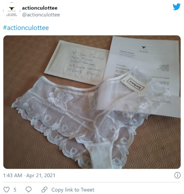 란제리 상점 주인이 카스텍스 총리에게 보낸 속옷과 편지 /사진='악시옹 퀼로트' 트위터캡쳐