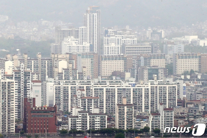 서울 시내 아파트 단지 모습. 2021.4.28 /뉴스1 © News1 임세영 기자