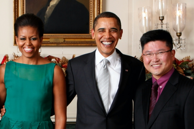  2009 ǰ ũ Ƽ ̱  ٶ ٸ,  ̼ Կ  .  Photo by: The White House /  =   