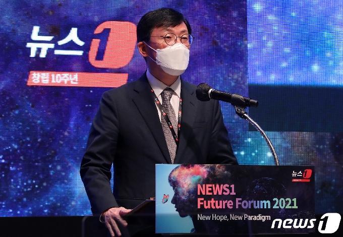 [사진] [NFF2021]이호승 靑 정책실장 '뉴스1 미래포럼 축사'