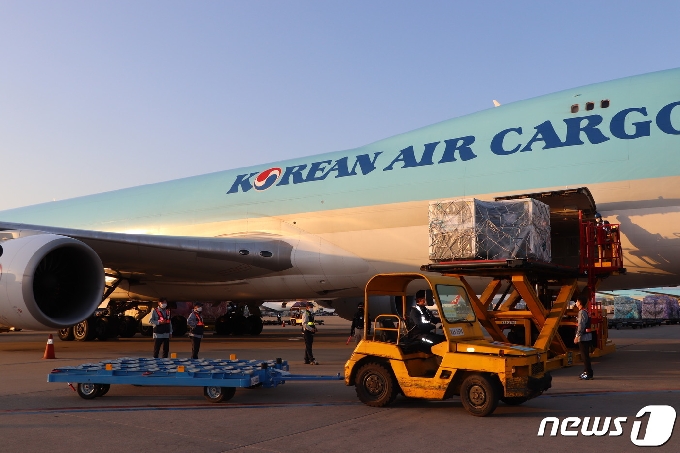 [사진] 코백스 공급 AZ백신 한국 도착