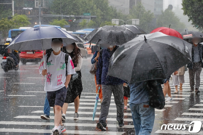 [사진] 주말 전국에 비 '우산 챙기세요'