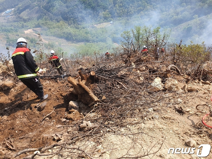 홍성군은 봄철 산불 조심 기간이 지난 15일 종료되었음에도 산불예방과 신속한 초동대처를 위해 산불전문예방진화대를 오는 6월 30일까지 연장 운영한다.(자료사진)© 뉴스1