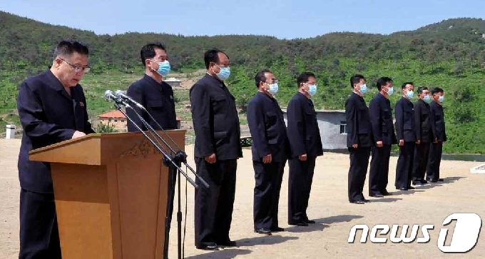 [사진] 북한 평안북도 관개수로 건설…'물길통수식' 열려