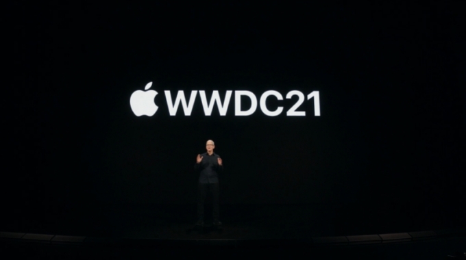 애플 연례 행사인 WWDC21 행사에서 팀 쿡 애플 CEO가 기조 발표를 하고 있다. /사진=애플