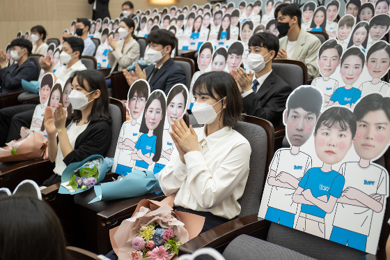 삼성전자 서울 강남구 멀티캠퍼스 교육센터에서 9일 열린 '삼성청년SW아카데미' 4기 수료식에 참석한 수료생들. /사진제공=삼성전자