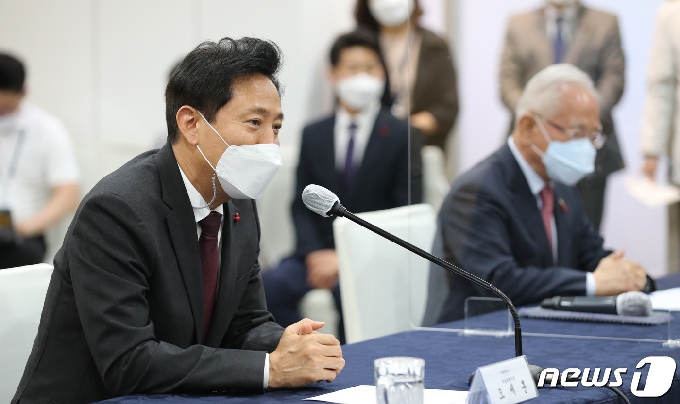 [사진] 서울시-WK뉴딜국민그룹, 취약계층 마스크 1000만장 전달