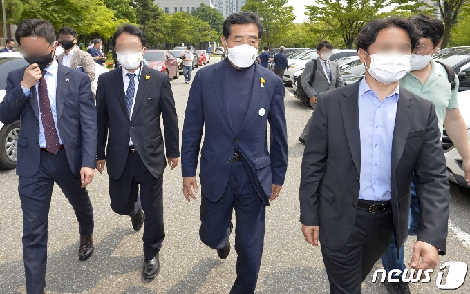 [사진] 당선무효형 받은 윤화섭 안산시장