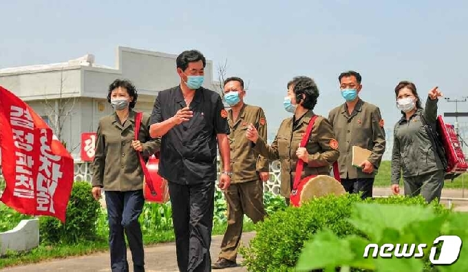 [사진] 북한 농업부문 간부 "목표 점령해 당성·혁명성·인민성 검증"