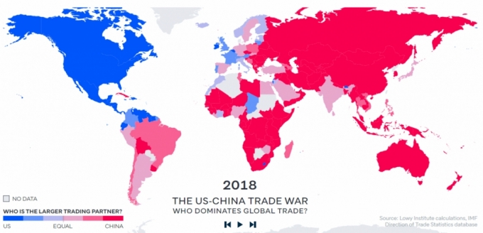 2018년 기준 미국(파란색)과 중국(빨간색)을 최대 교역상대국으로 가진 국가 분류 /사진=비쥬얼 캐피탈리스트 홈페이지