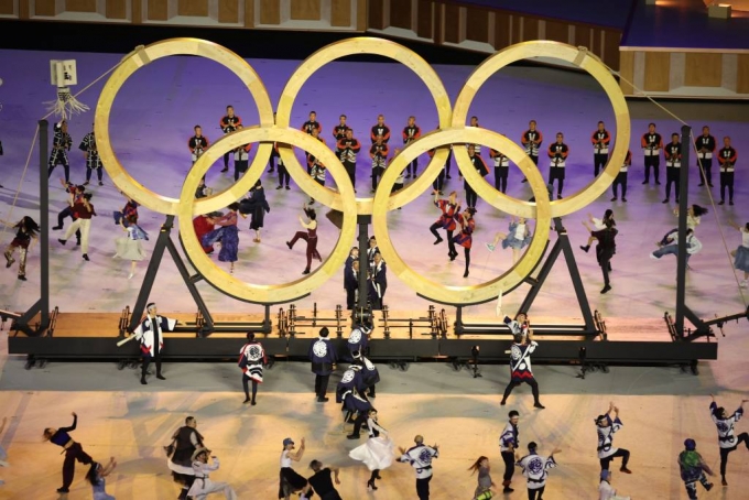 23일 도쿄 신주쿠 국립경기장에서 2020 도쿄올림픽 개막식 공연이 펼쳐지고 있다. 2021.07.23./사진=[도쿄(일본)=뉴시스]
