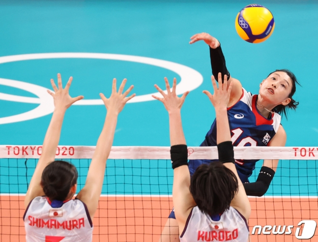 한국 여자배구, 일본 제치고 3대2로 극적 승리..8강 진출