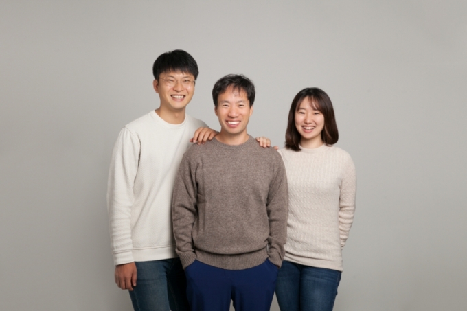 (왼쪽부터) 업스테이지의 이활석CTO, 김성훈CEO, 박은정CSO