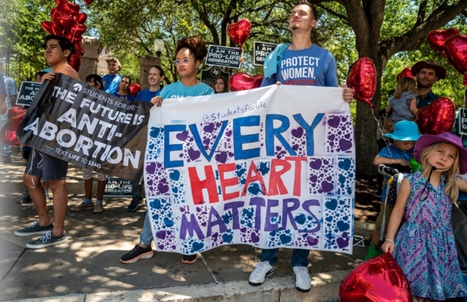 미국 텍사스주에서 낙태금지법이 시행돼 여성단체 반발이 일고 있는 가운데 낙태를 반대하는 단체도 목소리를 높이고 있다./사진=AFP통신