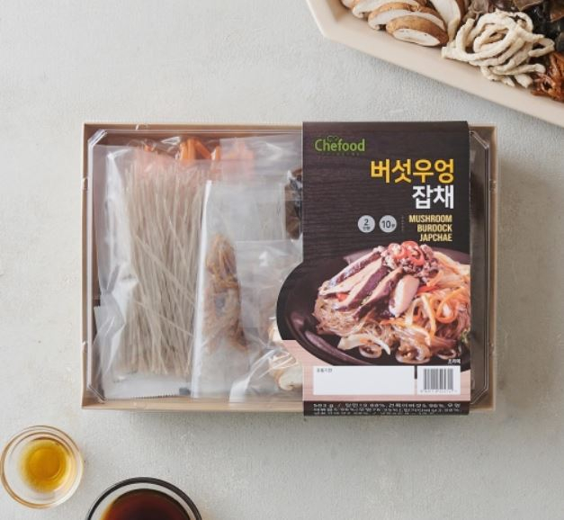 롯데푸드의 첫 밀키트 제품 '버섯우엉잡채'/사진= 롯데푸드