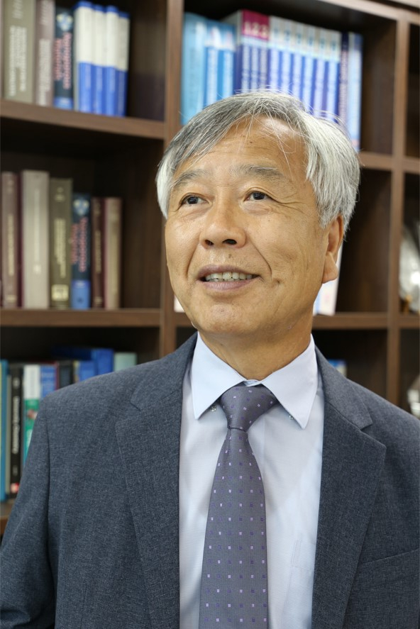'노벨상에 가장 가까운 한국인' 유룡 교수, '한국에너지공대' 간다