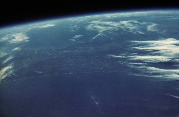 존 글렌이 당시 우주에서 지구를 찍었던 사진. / 사진=미국항공우주국(NASA)
