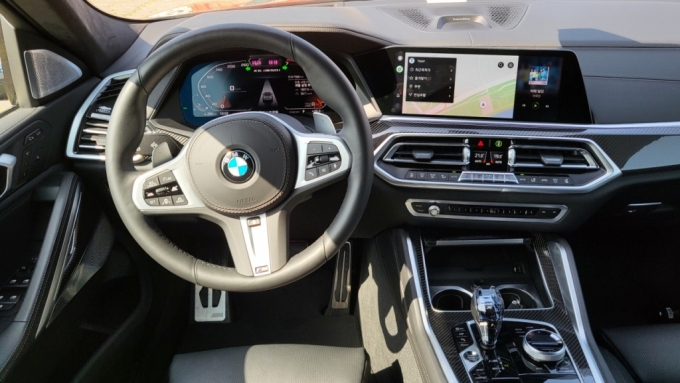 BMW X6 M50i  /=̰ 