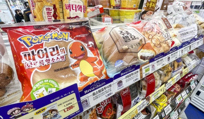 지난 3월 3일 오후 서울시내 한 편의점에 포켓몬빵이 진열되어있다./사진=뉴스1