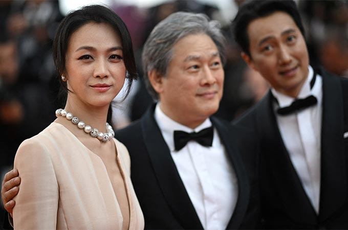 (왼쪽부터) 배우 탕웨이와 영화감독 박찬욱, 배우 박해일./AFPBBNews=뉴스1