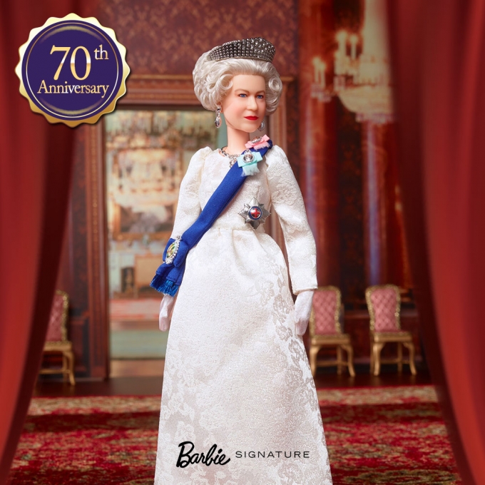 영국 여왕 즉위 70주년 기념,  '퀸 엘리자베스 2세 바비 한정판' 출시