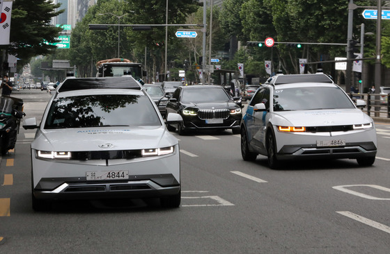 지난 9일 오전 현대자동차의 자율주행 전기차 로보라이드가 서울 강남구 테헤란로에서 시범운행을 하고 있다. /사진=뉴스1   