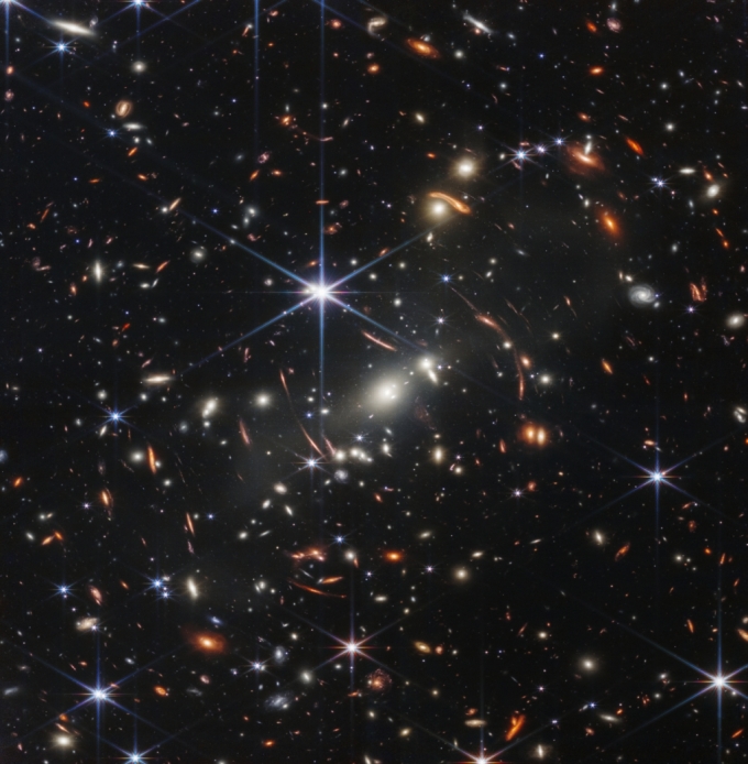 '제임스 웹 우주망원경'(JWST)이 포착한 은하단 'SMACS 0723'. / 사진제공=미국항공우주부(NASA)
