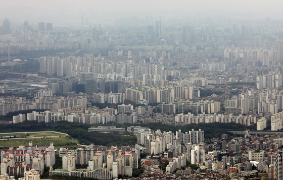 (광주=뉴스1) 송원영 기자 =사진은 남한산성에서 바라본 서울 아파트 단지 모습. 2022.7.14/뉴스1  
