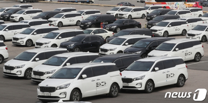 타다금지법 시행 전인 지난 2020년 3월 서울 서초구의 한 차고지에 타다 차량이 주차된 모습. /사진=뉴스1  
